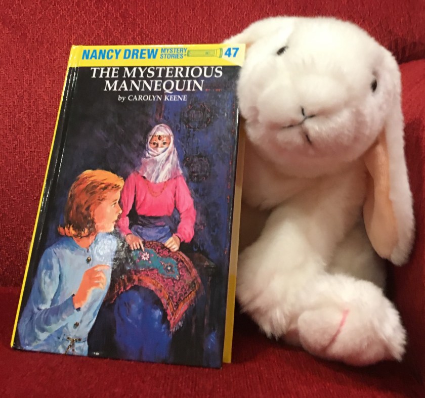 Marshmallow reviews The Mysterious Mannequin by Carolyn Keene (Book #47 of Nancy Drew Detective Stories).