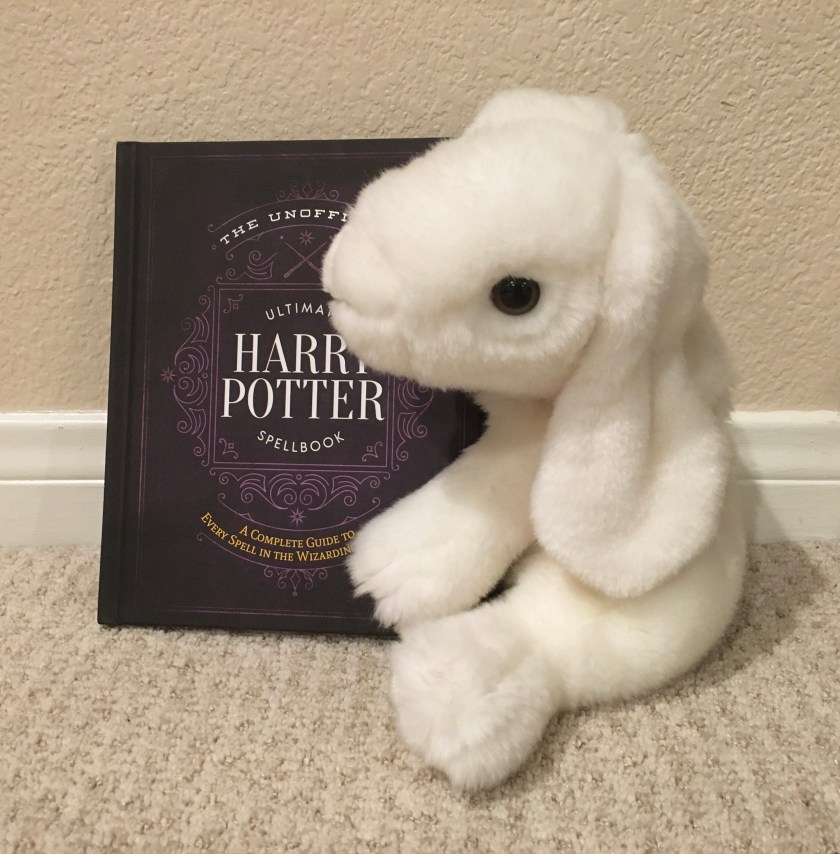 Marshmallow rates The Unofficial Ultimate Harry Potter Spellbook: A Complete Guide to Every Spell in the Wizarding World, by Media Lab Books, 100%.