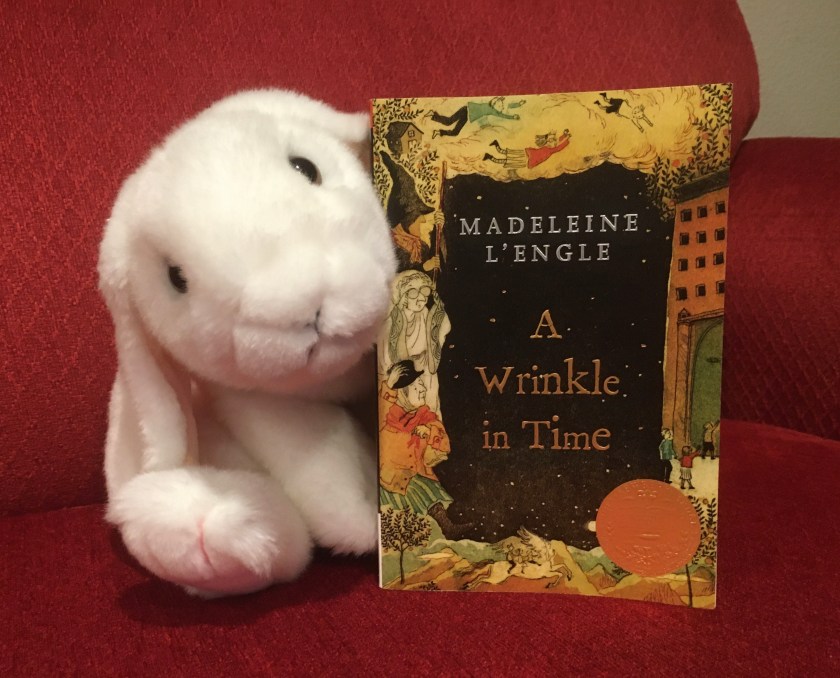 Marshmallow reviews A Wrinkle in Time by Madeleine L'Engle.