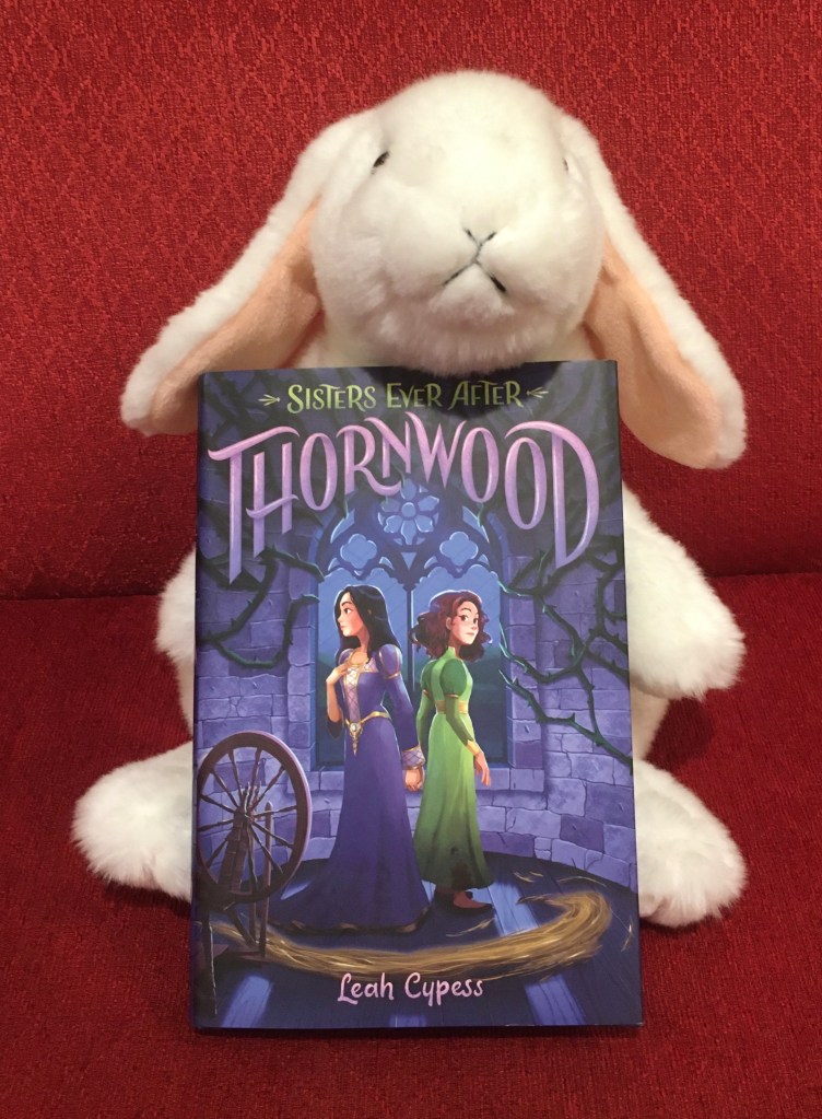 Marshmallow reviews Thornwood by Leah Cypess.