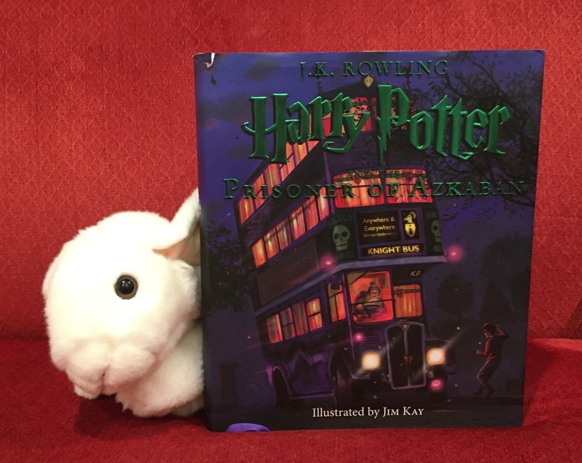 Marshmallow reviews Harry Potter and the Prisoner of Azkaban, written by J.K. Rowling and illustrated by Jim Kay.