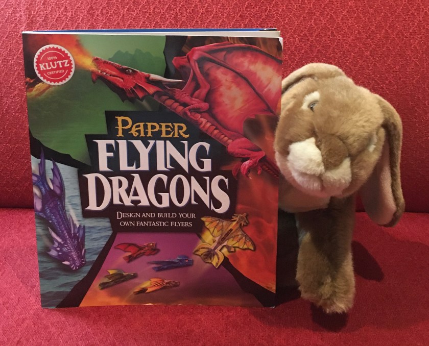 Caramel reviews Paper Flying Dragons by Pat Murphy.