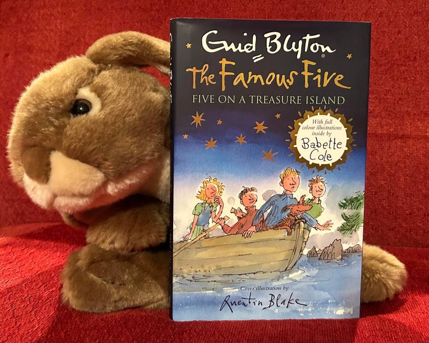 Caramel reviews Five on a Treasure Island, written by Enid Blyton and illustrated by Babette Cole and Quentin Blake. 