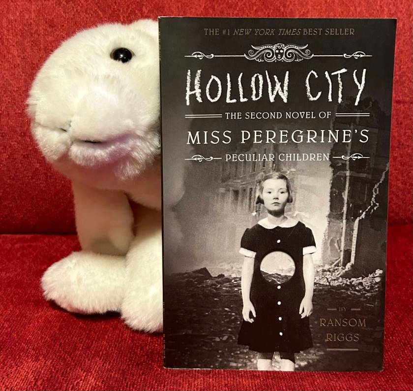 Marshmallow rates Hollow City: The Second Novel of Miss Peregrine's Peculiar Children by Ransom Riggs 98%.