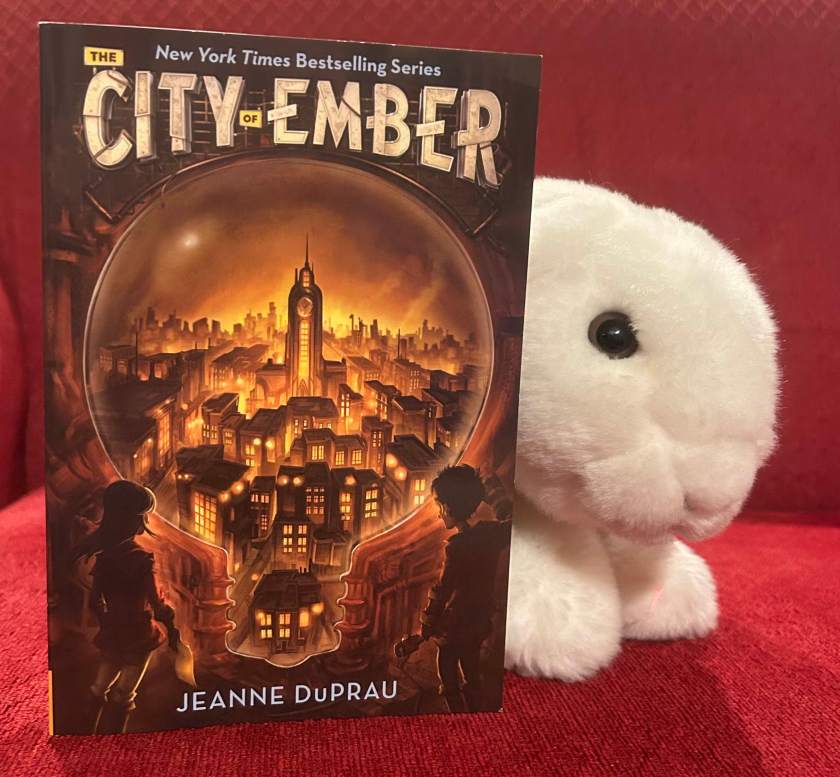 Marshmallow reviews The City of Ember by Jeanne DuPrau. 