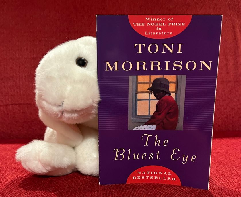 Marshmallow reviews The Bluest Eye by Toni Morrison.