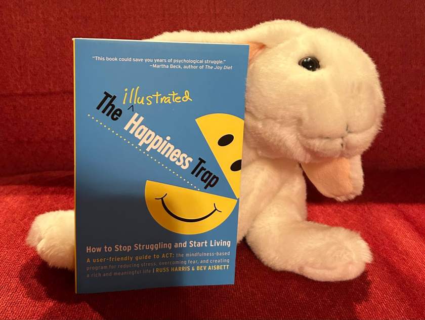 Marshmallow reviews The Illustrated Happiness Trap by Russ Harris and Bev Aisbett.