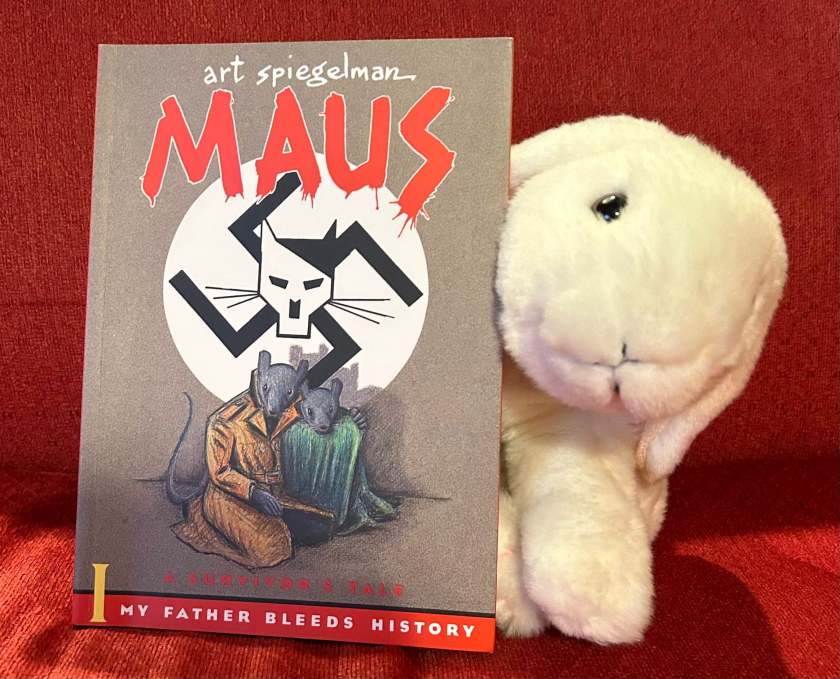 Marshmallow reviews Maus: A Survivor's Tale - I: My Father Bleeds History by Art Spiegelman.