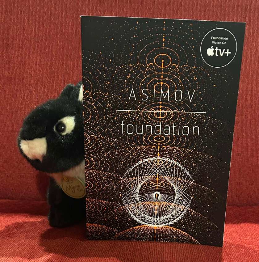 Midnight reviews Foundation by Isaac Asimov.